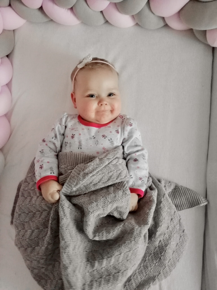 K006 BABY BLANKET KNITTED CROCHET SAND MELANGE