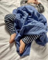 K006 BABY BLANKET KNITTED CROCHET BLUE